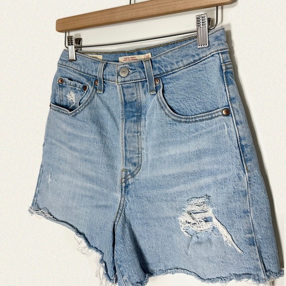 Levi’s Ribcage Short - Picture 6 of 8
